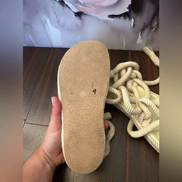 Alias Mae Wonder Sandals - Picture 6 of 7